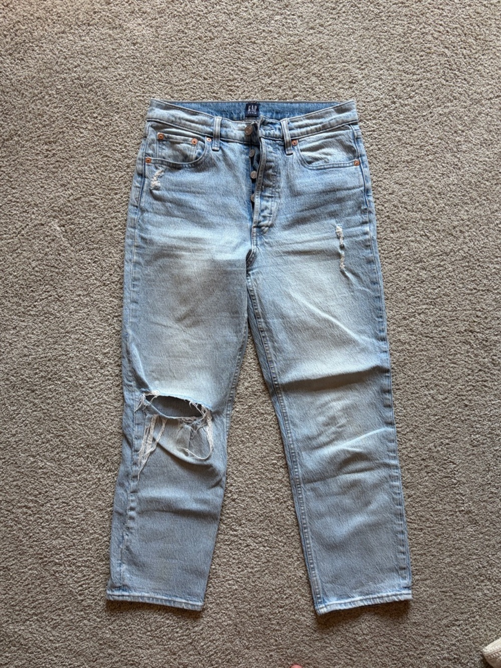 GAP women’s cheeky straight distressed  jeans